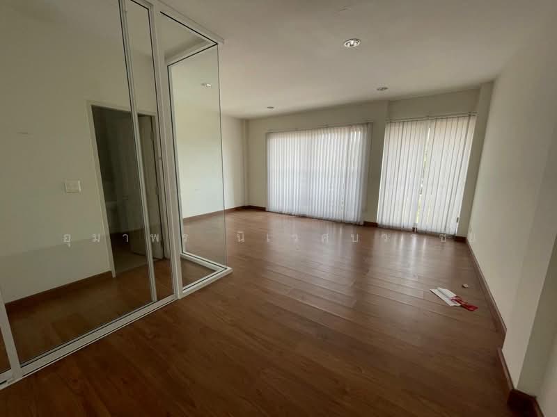 หมู่บ้านกลางเมืองเออบาเนี่ยน ลาดพร้าว71 นาคนิวาส10, Bangkok, -, Lat Phrao, Lat Phrao, Bangkok, , 265 sqm, Shophouse For Sale, by อุมาพร นิเวศบวรชัย, 500220517 - DDproperty.com