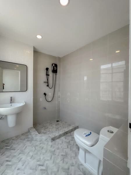 บ้านกลางเมือง พระรามเก้า-ลาดพร้าว, Bangkok, Lat Phrao, Lat Phrao, Bangkok, 4 Bedrooms, 260 sqm, Semi-Detached House (Twin House) For Sale, by ชลิภา ชัยยะกุลภา, 500220533 - DDproperty.com