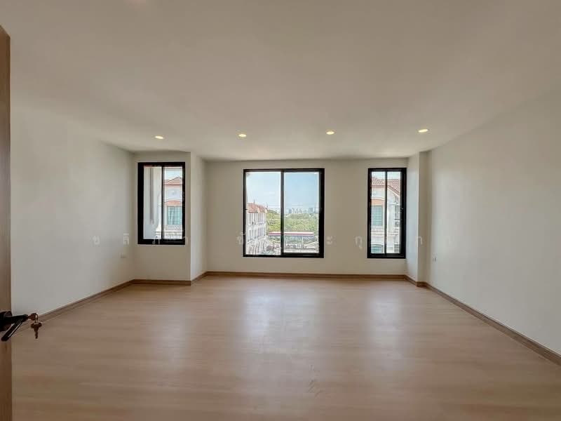 ลาดพร้าว, กรุงเทพ, ลาดพร้าว, ลาดพร้าว, กรุงเทพ, 260 ตร.ม., บ้านแฝด ขาย, โดย ชลิภา ชัยยะกุลภา, 500220533 - DDproperty.com