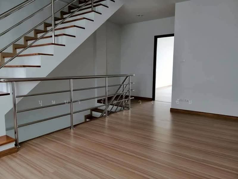 เช่าตึกสวย ซิตี้ลิ้งก์ พระราม 9 ทำเลถนนคู่ขนานกาญจนาภิเษก ให้เช่าโฮมออฟฟิศ 3.5 ชั้น ตึกสวย พรีอมอยู่, กรุงเทพ, คู่ขนานกาญจนาภิเษก, สะพานสูง, สะพานสูง, กรุงเทพ, 250 ตร.ม., สำนักงาน ให้เช่า, โดย บุษบา รัตนวงษ์ชัย, 500220561 - DDproperty.com