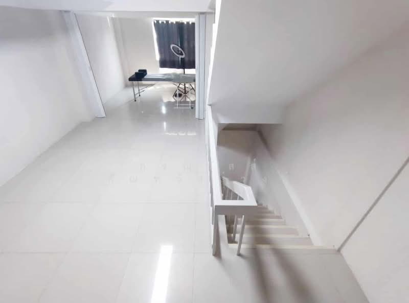 อาคารพาณิชย์ 3.5 ชั้น 2 คูหา แบ่งขายได้ หมู่บ้านโฮมเซ็นเตอร์ สายไหม, Bangkok, Sai Mai, Sai Mai, Bangkok, , 350 sqm, Shophouse For Sale, by กรณวัสส์ กัณฑวัสส์วงส์, 500220593 - DDproperty.com