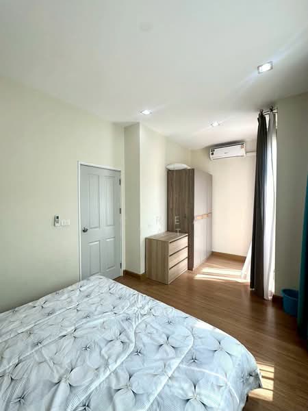 4 Bedroom Townhouse for Sale in East Pattaya, Chon Buri (Pattaya), Bang Lamung, Bang Lamung (Pattaya), Chon Buri (Pattaya), 4 Bedrooms, 70 sqm, Townhouse For Sale, by PLC real estate, 500220611 - DDproperty.com