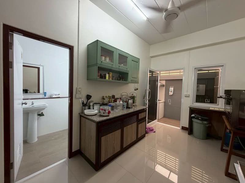 อาคารพาณิชย์ 3.5 ชั้น ซอยวัดพระเงิน ถนนบางม่วง-บางคูลัด ตำบลบางม่วง อำเภอบางใหญ่ จังหวัดนนทบุรี, Nonthaburi, Bang Muang, Bang Yai, Nonthaburi, , 120 sqm, Shophouse For Sale, by ภัทรนัน อิศรางกูร ณ อยุธยา, 500220613 - DDproperty.com