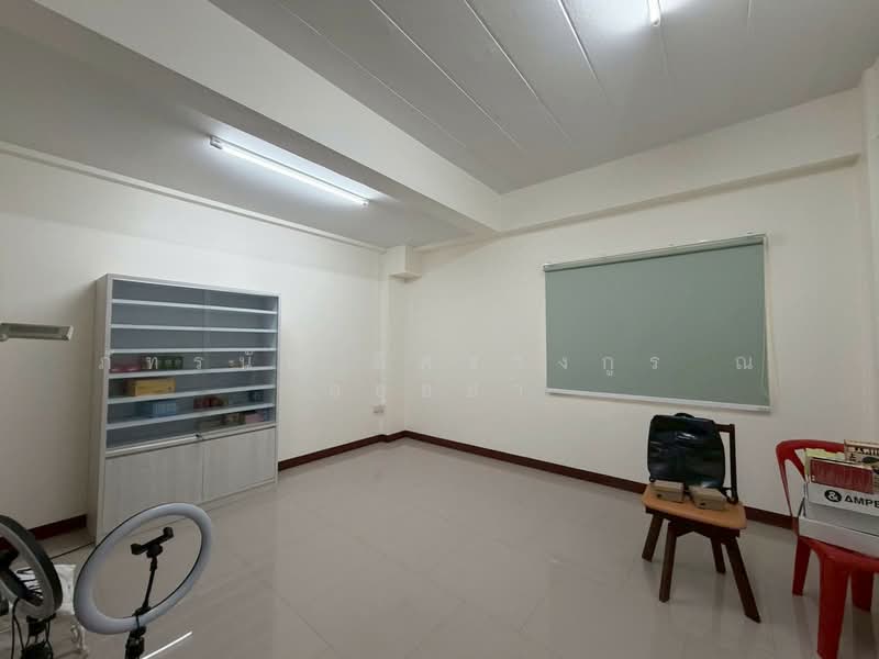 อาคารพาณิชย์ 3.5 ชั้น ซอยวัดพระเงิน ถนนบางม่วง-บางคูลัด ตำบลบางม่วง อำเภอบางใหญ่ จังหวัดนนทบุรี, Nonthaburi, Bang Muang, Bang Yai, Nonthaburi, , 120 sqm, Shophouse For Sale, by ภัทรนัน อิศรางกูร ณ อยุธยา, 500220613 - DDproperty.com