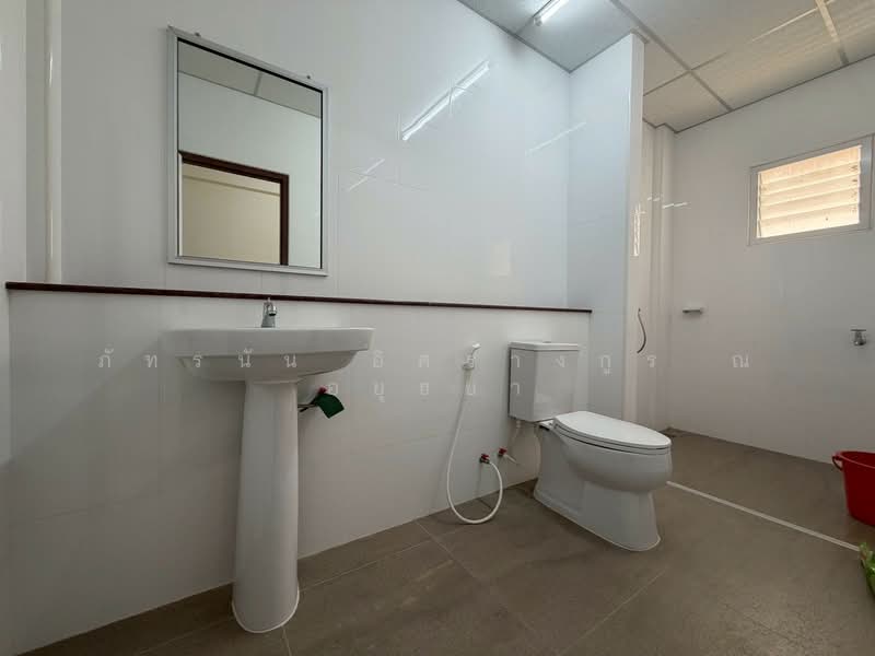 อาคารพาณิชย์ 3.5 ชั้น ซอยวัดพระเงิน ถนนบางม่วง-บางคูลัด ตำบลบางม่วง อำเภอบางใหญ่ จังหวัดนนทบุรี, Nonthaburi, Bang Muang, Bang Yai, Nonthaburi, , 120 sqm, Shophouse For Sale, by ภัทรนัน อิศรางกูร ณ อยุธยา, 500220613 - DDproperty.com