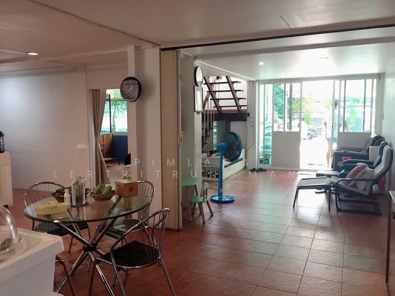 นาคนิวาส 37 แยก2-19, Bangkok, Lat Phrao, Lat Phrao, Bangkok, 4 Bedrooms, 235 sqm, Single Detached House For Sale, by Pimlada Lertritrungmanee, 500220619 - DDproperty.com