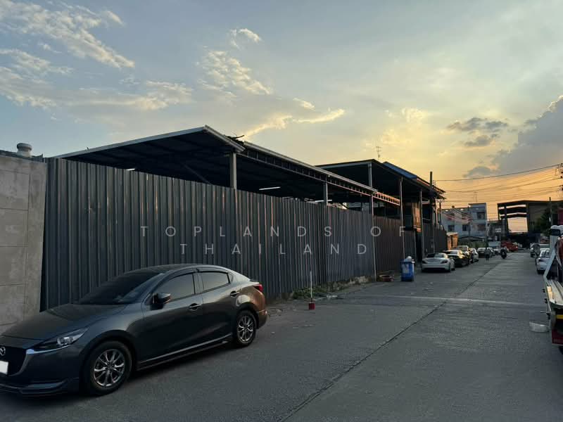 ขาย ที่ดิน พร้อมโกดัง ถนนพัฒนาการ (ถนนกว้างทำเลสะดวก) เนื้อที่ 375 ตร.วา พื้น 1500 - 2000 ตร.ม., กรุงเทพ, พัฒนาการ, สวนหลวง, สวนหลวง, กรุงเทพ, 1,500 ตร.ม., โกดัง-โรงงาน ขาย, โดย TopLands of Thailand, 500220682 - DDproperty.com