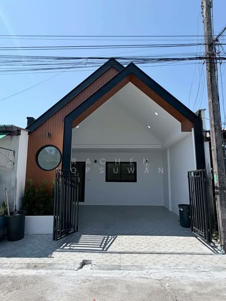 House for sale in Sireh, Phuket, Soi 11. Just a short distance from the main road. 2 bedrooms,, Phuket, Ratsada, Muang Phuket, Phuket, 2 Bedrooms, 80 sqm, Single Detached House For Sale, by Rachen Nopsuwan, 500220696 - DDproperty.com