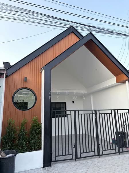 House for sale in Sireh, Phuket, Soi 11. Just a short distance from the main road. 2 bedrooms,, Phuket, Ratsada, Muang Phuket, Phuket, 2 Bedrooms, 80 sqm, Single Detached House For Sale, by Rachen Nopsuwan, 500220696 - DDproperty.com