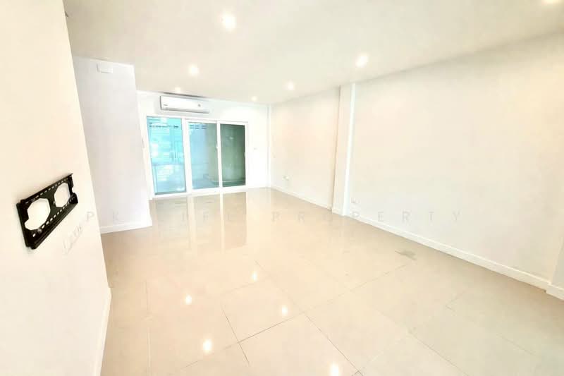 10S0115 This house for sale 3,490,000 baht 3 bedroom 2 bathroom at muang, ภูเก็ต, รัษฎา, เมืองภูเก็ต, ภูเก็ต, 120 ตร.ม., บ้านแฝด ขาย, โดย PK LIFE Property, 500220718 - DDproperty.com