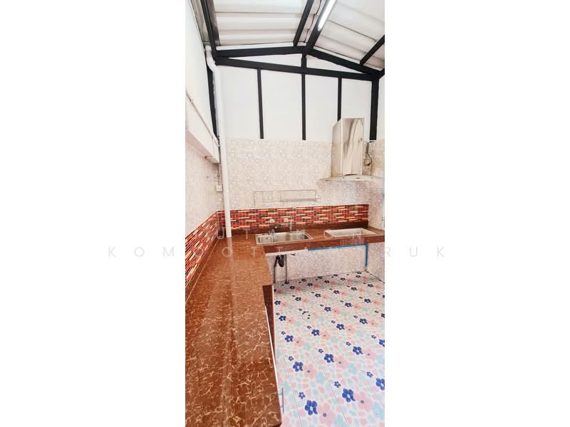 ขายทาวน์โฮม 3 ชั้น หลังมุม ปรับปรุงใหม่ทั้งหลัง หมู่บ้านวิรัลพัชร Exclusive เดินทางสะดวก ใกล้รถไฟฟ้า, กรุงเทพ, หนองบอน, ประเวศ, กรุงเทพ, 240 ตร.ม., ทาวน์เฮ้าส์ ขาย, โดย Jutanon Komoottanaruk, 500220736 - DDproperty.com