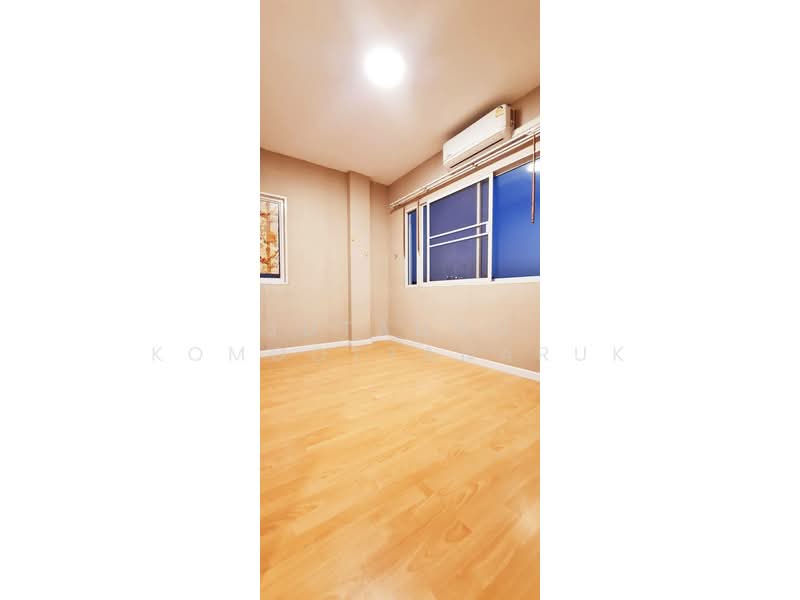 ขายทาวน์โฮม 3 ชั้น หลังมุม ปรับปรุงใหม่ทั้งหลัง หมู่บ้านวิรัลพัชร Exclusive เดินทางสะดวก ใกล้รถไฟฟ้า, กรุงเทพ, หนองบอน, ประเวศ, กรุงเทพ, 240 ตร.ม., ทาวน์เฮ้าส์ ขาย, โดย Jutanon Komoottanaruk, 500220736 - DDproperty.com