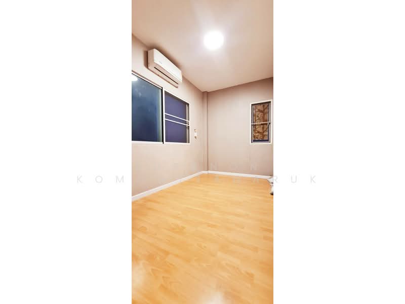 ขายทาวน์โฮม 3 ชั้น หลังมุม ปรับปรุงใหม่ทั้งหลัง หมู่บ้านวิรัลพัชร Exclusive เดินทางสะดวก ใกล้รถไฟฟ้า, กรุงเทพ, หนองบอน, ประเวศ, กรุงเทพ, 240 ตร.ม., ทาวน์เฮ้าส์ ขาย, โดย Jutanon Komoottanaruk, 500220736 - DDproperty.com