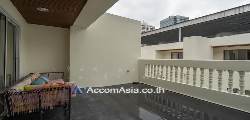 Spacious house with light wood interiors and natural lighting in Sathorn, Bangkok, Yan Nawa, Sathon, Bangkok, 5 Bedrooms, 400 sqm, Townhouse For Rent, by บริษัท แอคคอม เอเซีย จำกัด, 500220742 - DDproperty.com