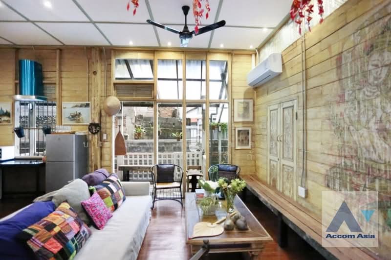 ให้เช่า - Private Swimming Pool, Pet friendly 3 Bedrooms House for Sale and Rent in Silom, Bangkok near BTS S, กรุงเทพ