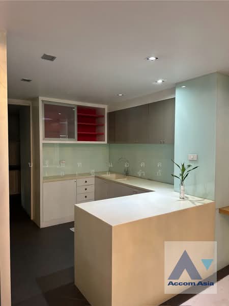 For Rent - Home Office 3 Bedrooms Townhouse for Rent in Ploenchit, Bangkok near BTS Ploenchit, Bangkok