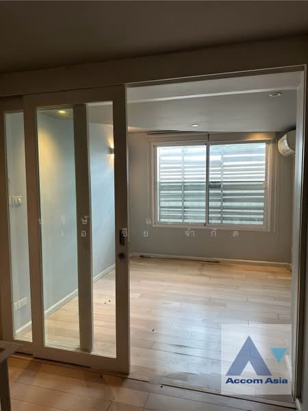 For Rent - Home Office 3 Bedrooms Townhouse for Rent in Ploenchit, Bangkok near BTS Ploenchit, Bangkok