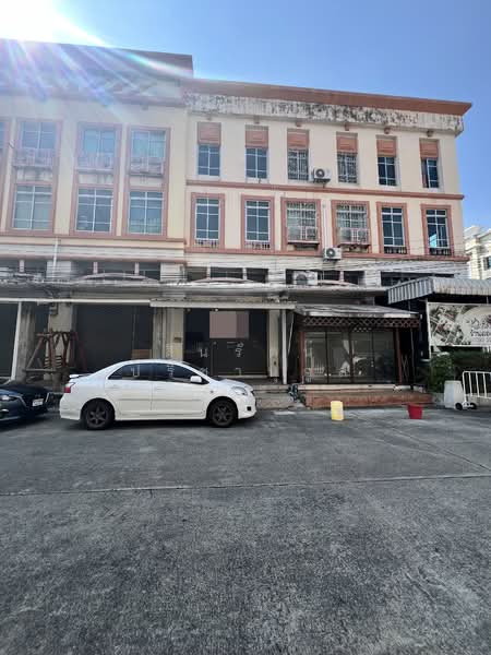 Rungkit Grand Vista : รุ่งกิจ แกรนด์ วิสต้า, กรุงเทพ, ถนนหทัยราษฏร์, มีนบุรี, มีนบุรี, กรุงเทพ, 100 ตร.ม., ทาวน์เฮ้าส์ ให้เช่า, โดย สินรัตน์ ปรีชานุกูล, 500220799 - DDproperty.com