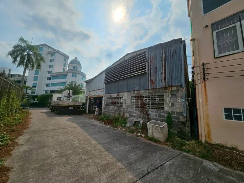 Warehouse for rent in Sriracha. Excellent location, right on Sukhumvit Road, close to employment are, Chon Buri (Pattaya), Surasak, Si Racha, Chon Buri (Pattaya), , 240 sqm, Warehouse/Factory For Rent, by A House Property Co.,Ltd., 500220800 - DDproperty.com