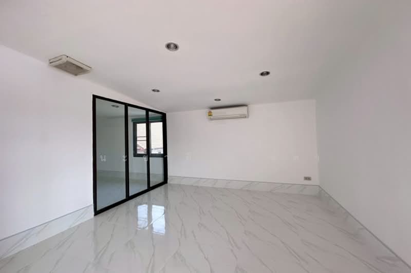 ขาย/เช่า บ้านแฝด เนื้อที่ 40 ตร.ว. หมู่บ้านปั้นทอง 3 ลาดปลาเค้า 76 แยก 3-14, กรุงเทพ, อนุสาวรีย์, บางเขน, กรุงเทพ, 235 ตร.ม., บ้านแฝด ขาย, โดย ชนะชาติ นนท์ตา, 500220826 - DDproperty.com