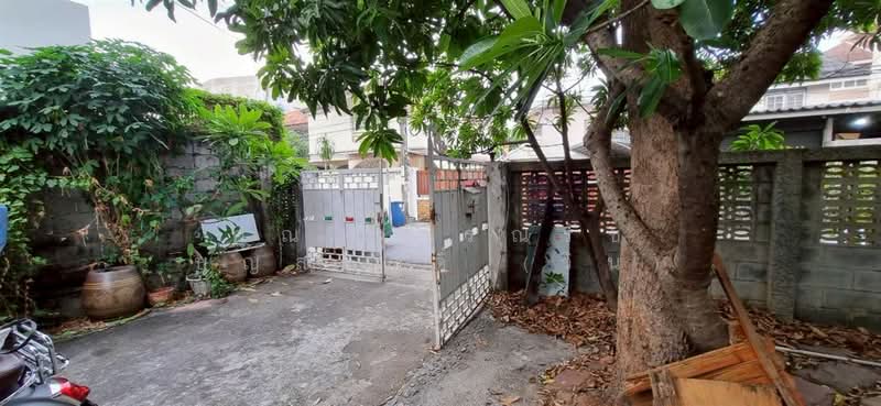 For Sale - ที่ดิน + บ้าน 100 ตร.ว. ซอยมหาดไทย ซอยลาดพร้าว120 ถนนลาดพร้าว ใกล้สนามกีฬาแห่งชาติ, Bangkok