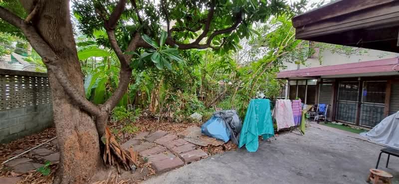 For Sale - ที่ดิน + บ้าน 100 ตร.ว. ซอยมหาดไทย ซอยลาดพร้าว120 ถนนลาดพร้าว ใกล้สนามกีฬาแห่งชาติ, Bangkok