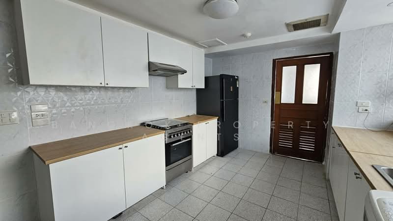 President Park Sukhumvit 24, Bangkok, 99 Sukhumvit 24 Alley, Khlongtoei Nua, Watthana, Bangkok, 3 Bedrooms, 260 sqm, Condo For Rent, by BANGKOK PROPERTY AGENTS, 500220847 - DDproperty.com