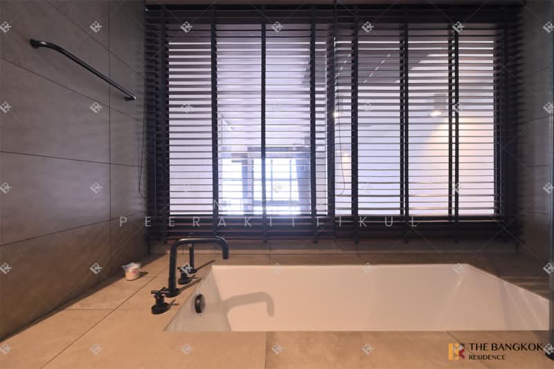 The Lofts Asoke, Bangkok, Sukhumvit 21 Road, Khlongtoei Nua, Watthana, Bangkok, 3 Bedrooms, 145 sqm, Condo For Rent, by Nicha Peerakittikul, 500220892 - DDproperty.com