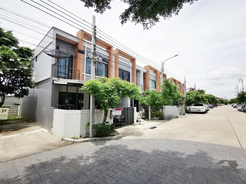 S Gate Chaengwattana-Kanjanapisek, Nonthaburi, Soi Imam Safi'i Road, Lahan, Bang Bua Thong, Nonthaburi, 3 Bedrooms, 100 sqm, Townhouse For Sale, by คุณ ชนะพันธุ์ แก้วศรีพจน์ (ต่อ), 500220984 - DDproperty.com
