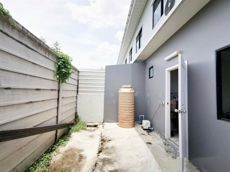 S Gate Chaengwattana-Kanjanapisek : เอสเกต แจ้งวัฒนะ-กาญจนาภิเษก, นนทบุรี, ซ. ถนนอิหม่ามซาฟีอี, ละหาร, บางบัวทอง, นนทบุรี, 100 ตร.ม., ทาวน์เฮ้าส์ ขาย, โดย คุณ ชนะพันธุ์ แก้วศรีพจน์ (ต่อ), 500220984 - DDproperty.com