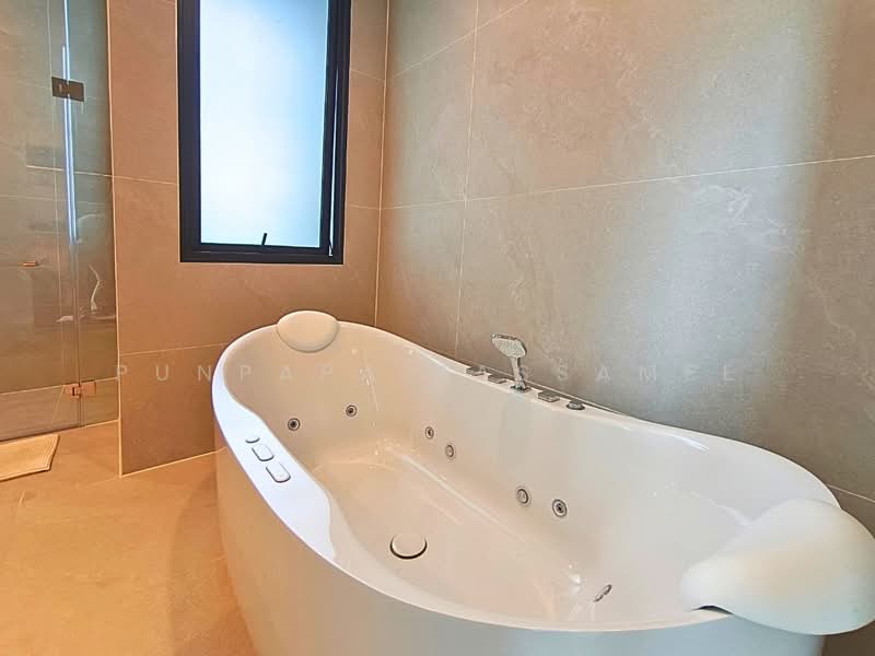 Grand Bangkok Boulevard Donmueang-Chaengwattana, Nonthaburi, Sao Thong Hin, Bang Yai, Nonthaburi, 4 Bedrooms, 450 sqm, Single Detached House For Sale, by Punpapa Rassamee, 500221036 - DDproperty.com