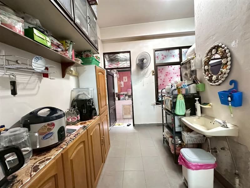 ทาวน์เฮ้าส์ 2 ชั้น 17 ตร.ว. ทาวน์เฮ้าส์ ซอยลาดพร้าววังหิน20 ถนนลาดพร้าว, Bangkok, ถนนลาดพร้าว, Lat Phrao, Lat Phrao, Bangkok, 2 Bedrooms, 90 sqm, Townhouse For Sale, by คุณ ปารดา พลอยแดง (ก้อย), 500221212 - DDproperty.com