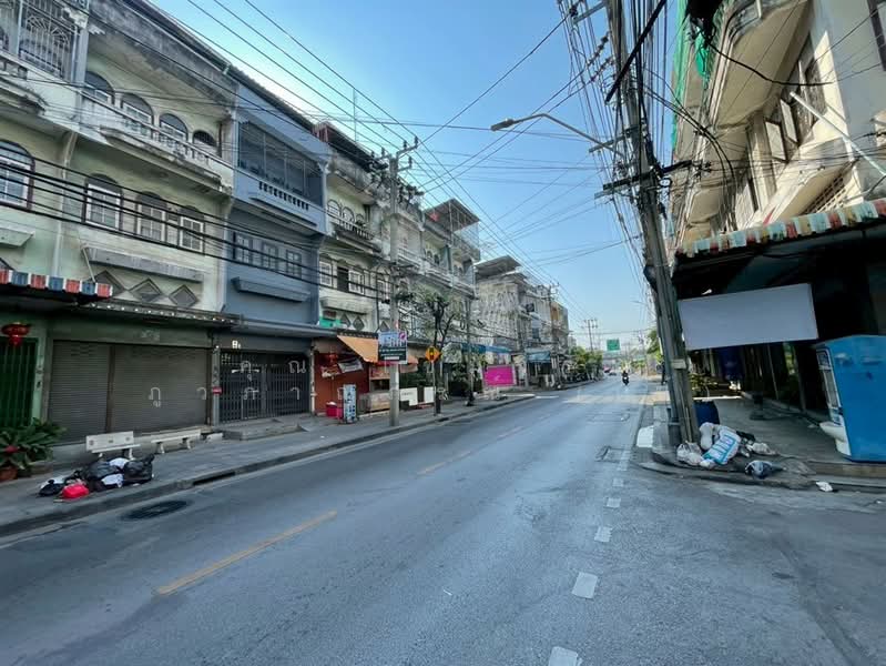 ขาย - อาคารพาณิชย์ 3.5 ชั้น 17 ตร.ว. อาคารพาณิชย์ ใกล้หมู่บ้านแม้นทองนิเวศน์3 ซอยกำนันแม้น15 ถนนเอกชัย, กรุงเทพ