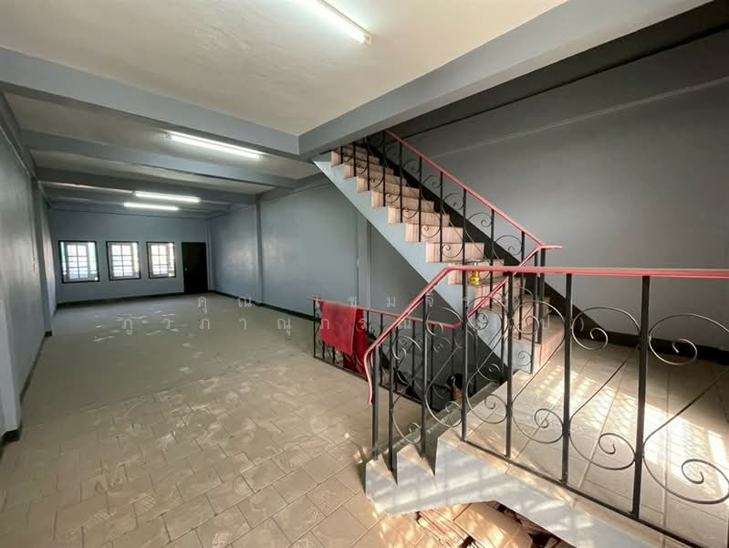 ขาย - อาคารพาณิชย์ 3.5 ชั้น 17 ตร.ว. อาคารพาณิชย์ ใกล้หมู่บ้านแม้นทองนิเวศน์3 ซอยกำนันแม้น15 ถนนเอกชัย, กรุงเทพ