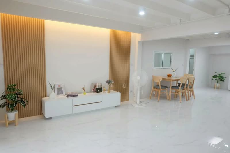 บ้านปิ่นเจริญ3, Bangkok, Si Khan, Don Mueang, Bangkok, 2 Bedrooms, 120 sqm, Semi-Detached House (Twin House) For Sale, by ธนณัฎฐ์ ศตายุสกุลวงศ์, 500221296 - DDproperty.com