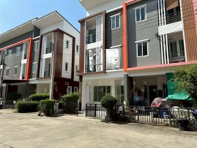 ขาย - ดิ อิเธอโน่ หทัยราษฎร์ ( The Eterno Hathairat ), กรุงเทพ