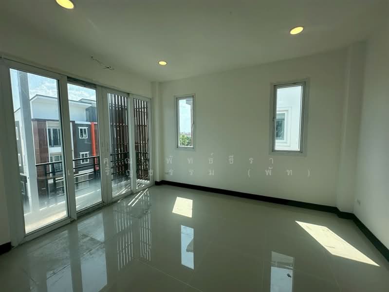 ดิ อิเธอโน่ หทัยราษฎร์ ( The Eterno Hathairat ), Bangkok, ถนนหทัยราษฎร์, Bang Chun, Khlong Sam Wa, Bangkok, 4 Bedrooms, 150 sqm, Townhouse For Sale, by คุณ พัทธ์ธีรา เจริญธรรม (พัท), 500221400 - DDproperty.com