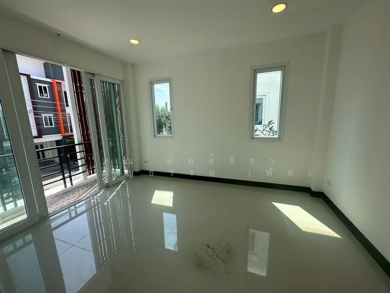 ดิ อิเธอโน่ หทัยราษฎร์ ( The Eterno Hathairat ), Bangkok, ถนนหทัยราษฎร์, Bang Chun, Khlong Sam Wa, Bangkok, 4 Bedrooms, 150 sqm, Townhouse For Sale, by คุณ พัทธ์ธีรา เจริญธรรม (พัท), 500221400 - DDproperty.com