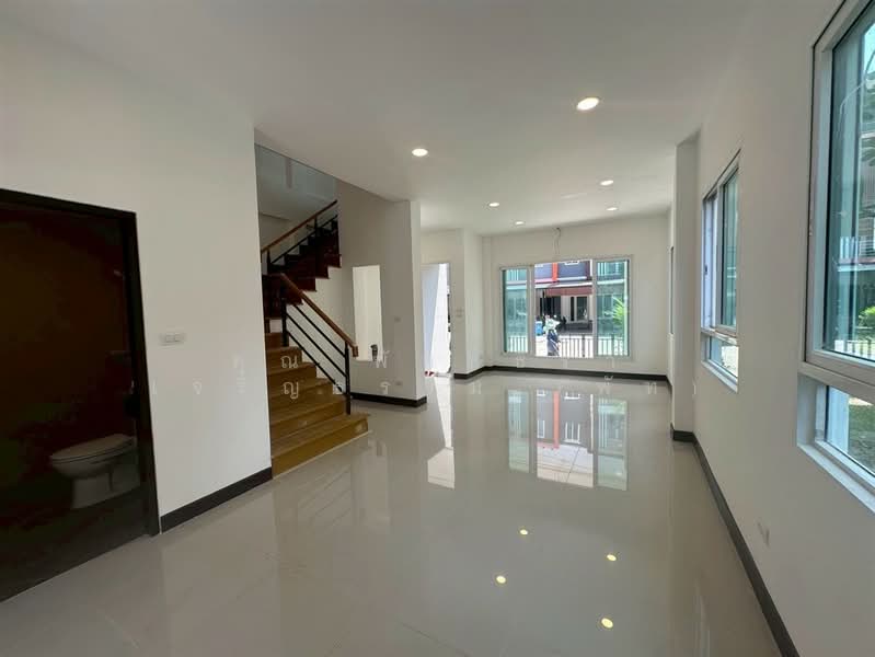 ดิ อิเธอโน่ หทัยราษฎร์ ( The Eterno Hathairat ), Bangkok, ถนนหทัยราษฎร์, Bang Chun, Khlong Sam Wa, Bangkok, 4 Bedrooms, 150 sqm, Townhouse For Sale, by คุณ พัทธ์ธีรา เจริญธรรม (พัท), 500221400 - DDproperty.com