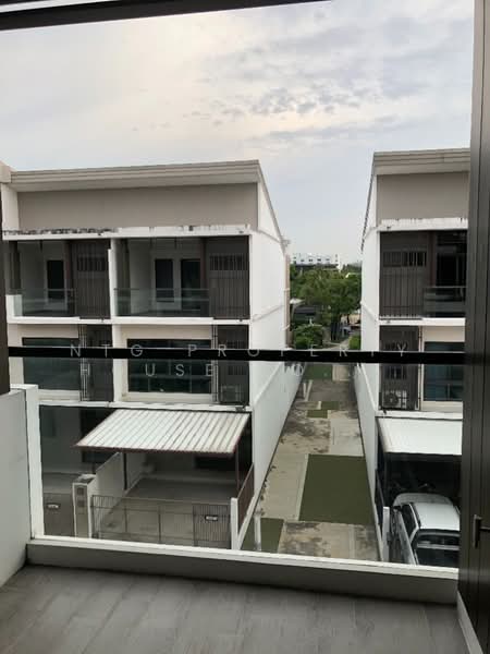 Landmark Ekamai-Ramindra, Bangkok, Sukhonthasawat Road, Lat Phrao, Lat Phrao, Bangkok, 3 Bedrooms, 168 sqm, Townhouse For Rent, by NTG Property House Co.,Ltd., 500221734 - DDproperty.com