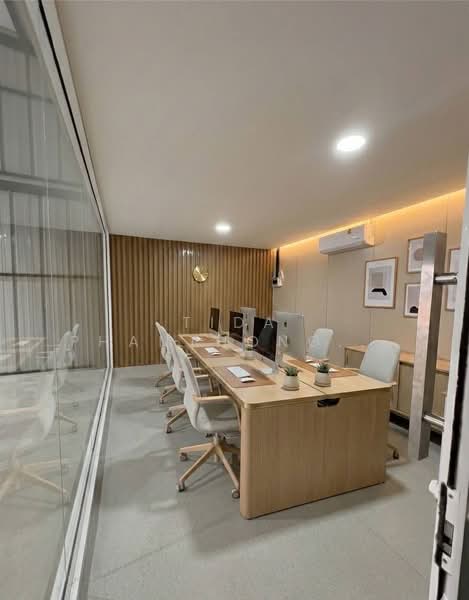 ให้เช่า โกดัง พร้อม ออฟฟิศ เรียบทางด่วนเอกมัย–โยธินพัฒนา3 ใกล้ทางด่วน, กรุงเทพ, คลองจั่น, บางกะปิ, กรุงเทพ, 152 ตร.ม., โกดัง-โรงงาน ให้เช่า, โดย Tida phanthonglarptawee, 500221738 - DDproperty.com