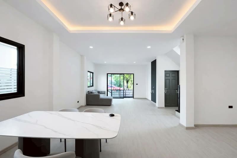 Baan Promptpat Greennova Ramindra, Bangkok, Hatairat Road, Sam Wa Tawan Tok, Khlong Sam Wa, Bangkok, 3 Bedrooms, 280 sqm, Single Detached House For Sale, by จิตราภรณ์ พิมพ์จันทร์, 500221740 - DDproperty.com