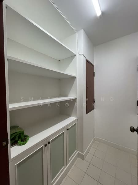 klongtan Condominium, Bangkok, Khong Tan, Khlong Toei, Bangkok, 3 Bedrooms, 316 sqm, Villa For Rent, by Smart Living Bangkok, 500221773 - DDproperty.com