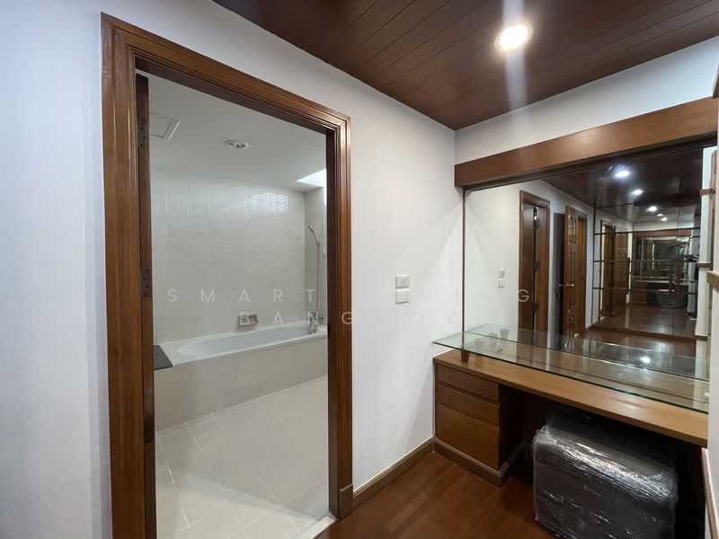 klongtan Condominium, Bangkok, Khong Tan, Khlong Toei, Bangkok, 3 Bedrooms, 316 sqm, Villa For Rent, by Smart Living Bangkok, 500221778 - DDproperty.com