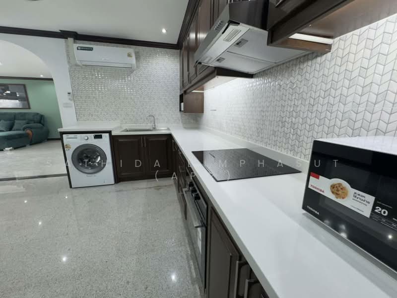 Royal Hill Resort, Chon Buri (Pattaya), 154 Thappraya Rd, Nong Pru, Bang Lamung (Pattaya), Chon Buri (Pattaya), 2 Bedrooms, 137 sqm, Condo For Rent, by Sathida Limphasut (App), 500221803 - DDproperty.com