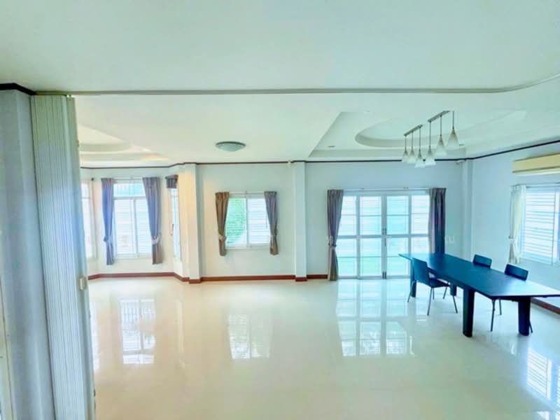 ไม่พบโครงการ, Chon Buri (Pattaya), ศรีราชา-หนองยายบู่ 3702, Surasak, Si Racha, Chon Buri (Pattaya), 3 Bedrooms, 300 sqm, Single Detached House For Rent, by ณัฐพงศ์ สุนทรอรุณ, 500221895 - DDproperty.com