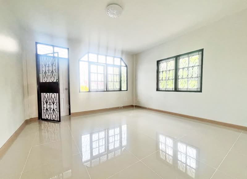 บูรพาซิตี้ บางวัว, Chachoengsao, Bang Wua, Bang Pakong, Chachoengsao, 2 Bedrooms, 100 sqm, Townhouse For Sale, by The Best Property ตา, 500221977 - DDproperty.com