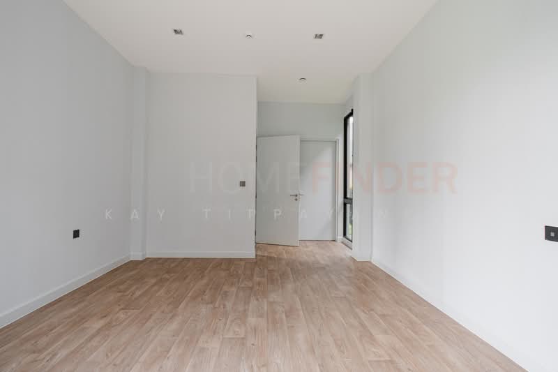 Grand Bangkok Boulevard Pinklao-Borom, Bangkok, Sala Thammasop, Thawi Watthana, Bangkok, 5 Bedrooms, 571 sqm, Single Detached House For Sale, by Kay Tippayanet, 500221986 - DDproperty.com