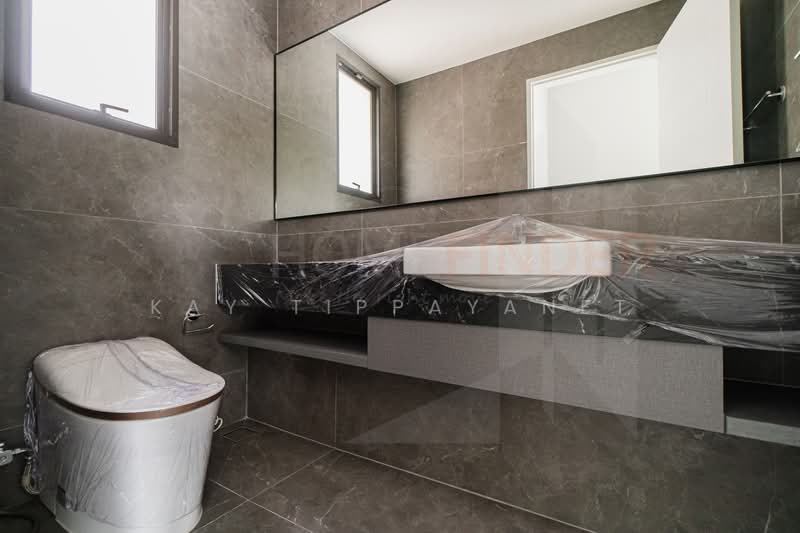 Grand Bangkok Boulevard Pinklao-Borom, Bangkok, Sala Thammasop, Thawi Watthana, Bangkok, 5 Bedrooms, 571 sqm, Single Detached House For Sale, by Kay Tippayanet, 500221986 - DDproperty.com