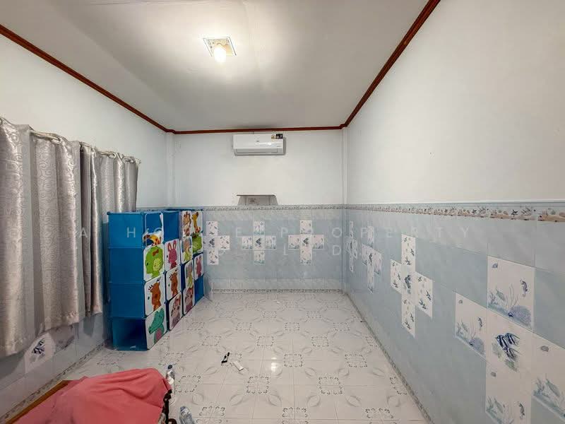 Warehouse in a prime location in Sriracha, Chak Kho, Nong Kham, near the industrial estate., Chon Buri (Pattaya), Nong - Kham, Si Racha, Chon Buri (Pattaya), , 1,000 sqm, Warehouse/Factory For Sale, by A House Property Co.,Ltd., 500221990 - DDproperty.com